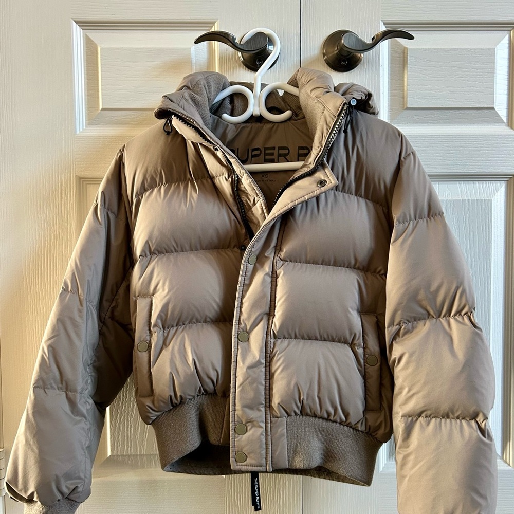 Aritzia Puffer Jacket in Taupe
